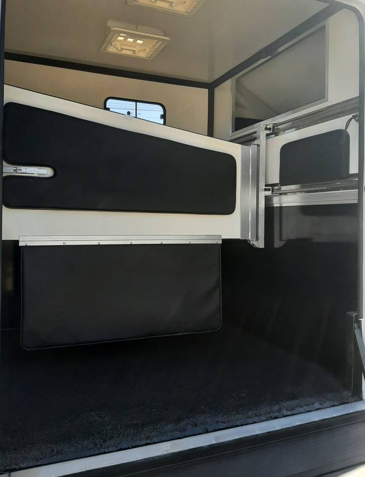 Kleine paardenvrachtwagen (B rijbewijs) Renault Master 2020 Tweedehands