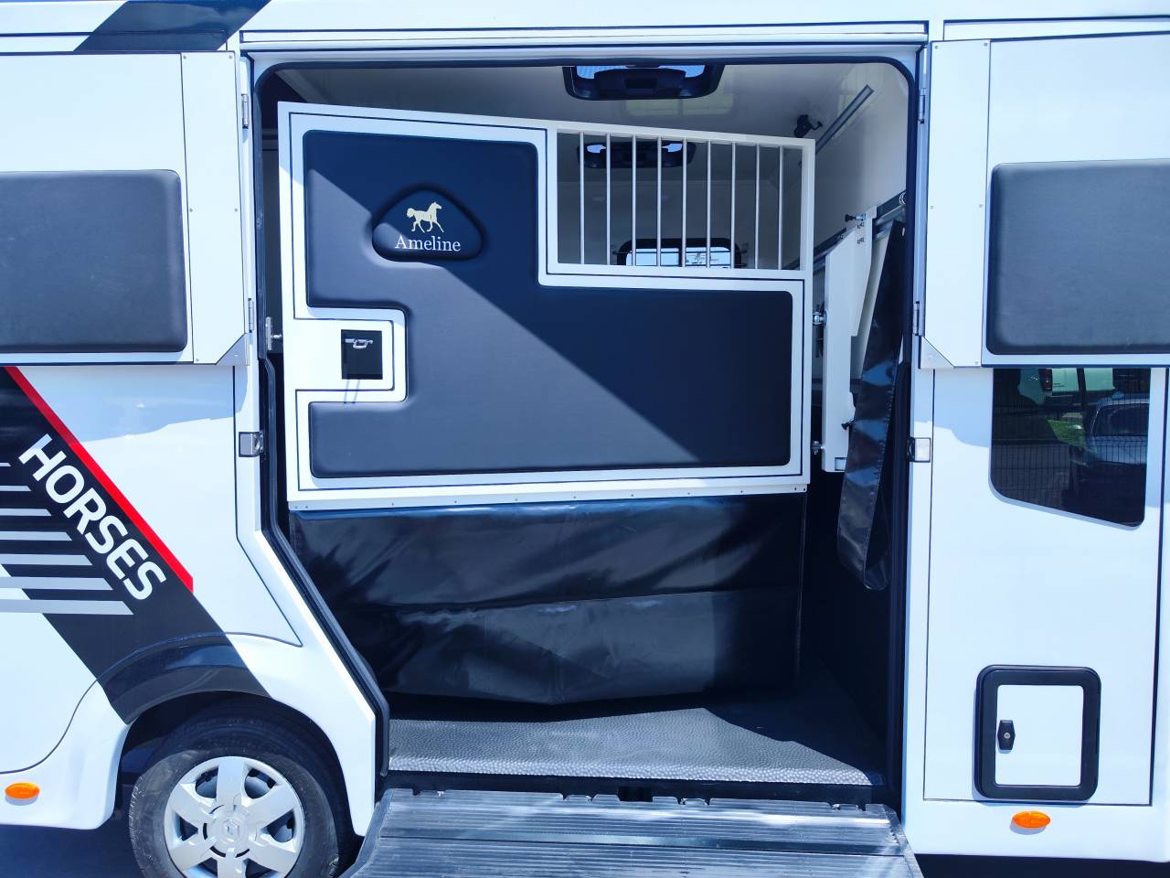 Kleine paardenvrachtwagen (B rijbewijs) Ameline HARAS  2026 Tweedehands