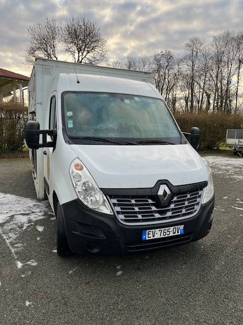 Kleine paardenvrachtwagen (B rijbewijs) Renault Master  2018 Tweedehands