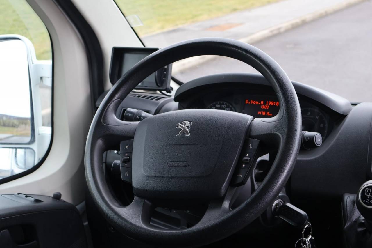 Kleine paardenvrachtwagen (B rijbewijs) Theault THEAULT PROTEO 3.0 180CH 2015 Tweedehands