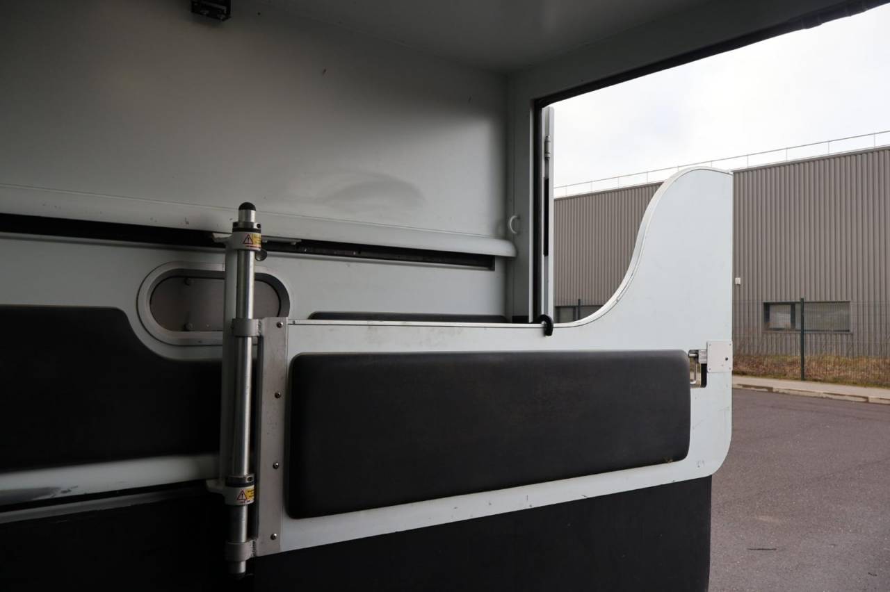 Kleine paardenvrachtwagen (B rijbewijs) Theault THEAULT PROTEO 3.0 180CH 2015 Tweedehands