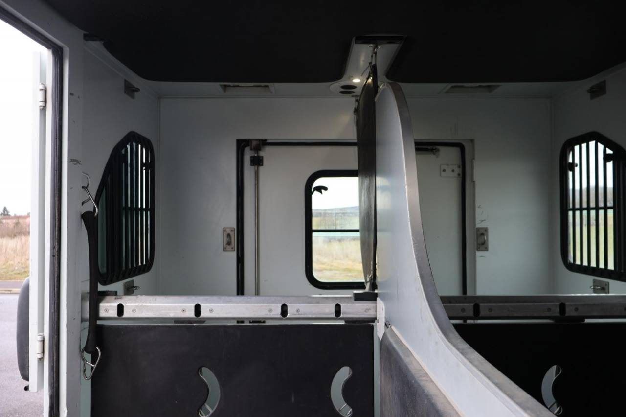 Kleine paardenvrachtwagen (B rijbewijs) Theault THEAULT PROTEO 3.0 180CH 2015 Tweedehands