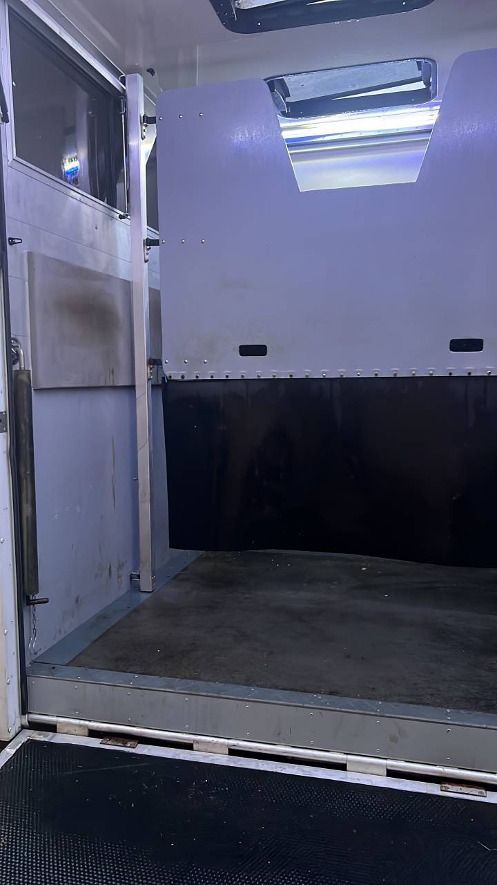 Kleine paardenvrachtwagen (B rijbewijs) Renault Master 2020 Tweedehands