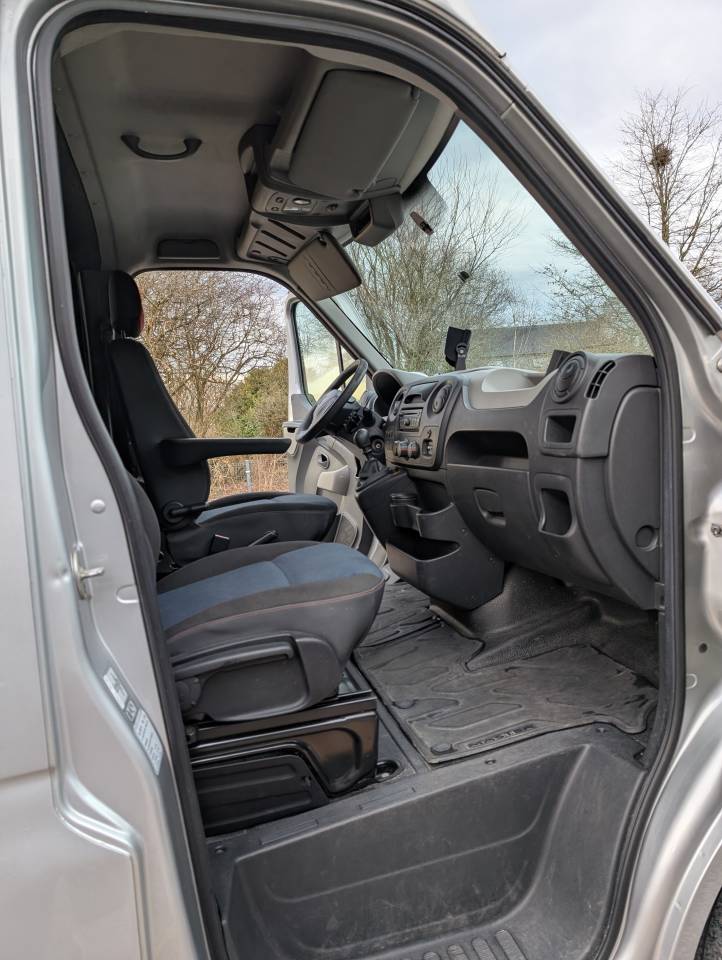 Kleine paardenvrachtwagen (B rijbewijs) Renault Renault Master  2011 Tweedehands