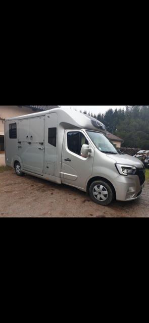 Kleine paardenvrachtwagen (B rijbewijs) STX Master 2022 2022 Tweedehands