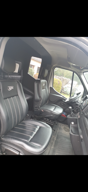 Kleine paardenvrachtwagen (B rijbewijs) STX Master 2022 2022 Tweedehands