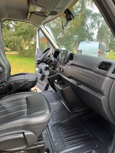 Kleine paardenvrachtwagen (B rijbewijs) STX Master 2022 2022 Tweedehands