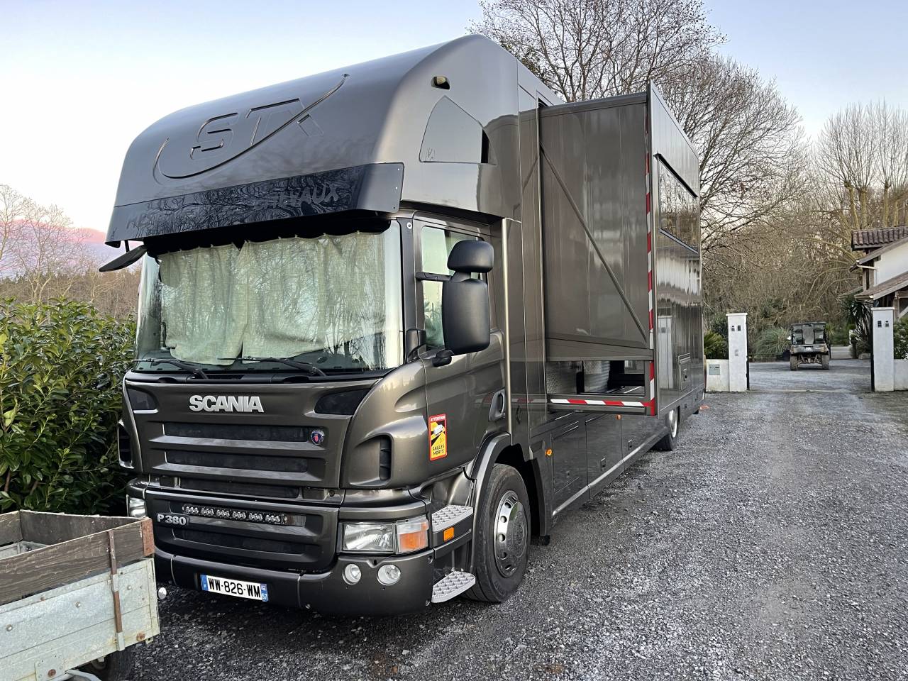 Zware paardenvrachtwagen (groot rijbewijs) Scania P380 2009 Tweedehands
