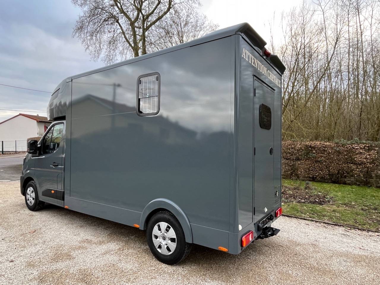 Kleine paardenvrachtwagen (B rijbewijs) Renault RENAULT 0 Nieuw