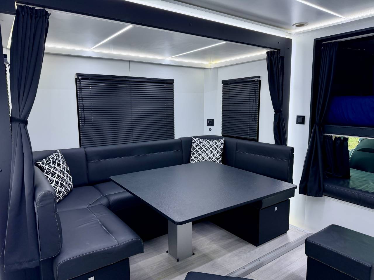 Zware paardenvrachtwagen (groot rijbewijs) Theault Elegance 2019 Tweedehands