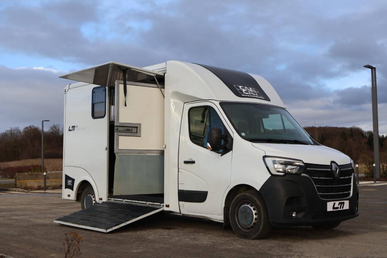 Kleine paardenvrachtwagen (B rijbewijs) Cavalcar MASTER CAVALCAR 2022 Tweedehands