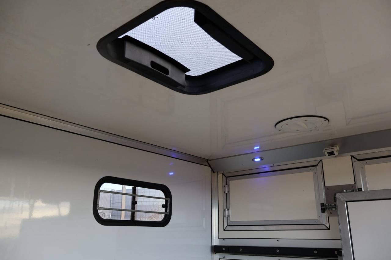 Kleine paardenvrachtwagen (B rijbewijs) Cavalcar MASTER CAVALCAR 2022 Tweedehands