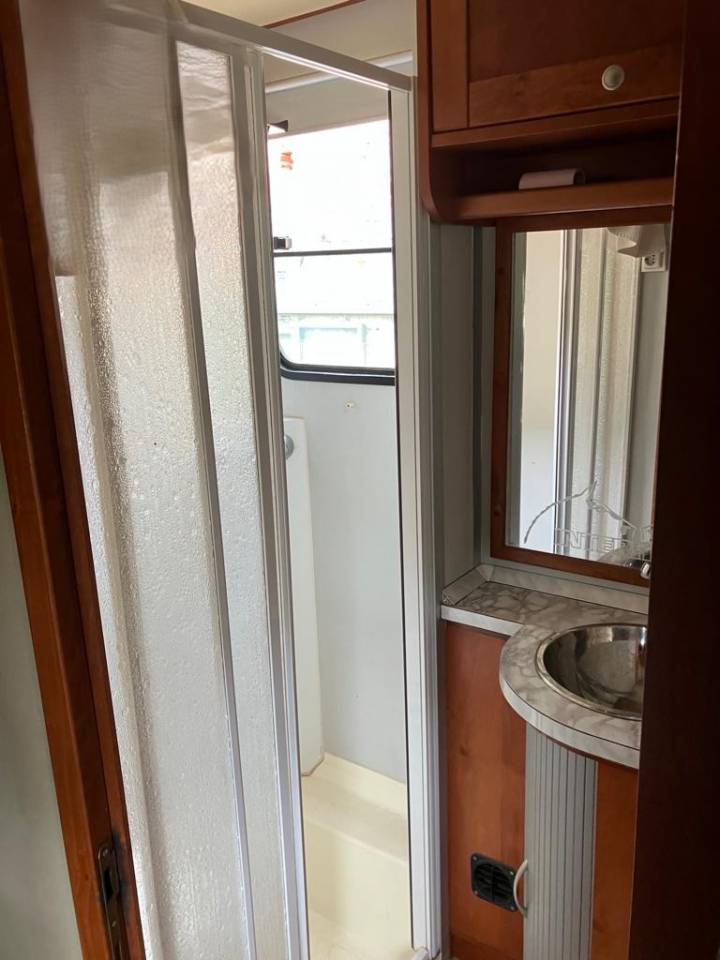 Zware paardenvrachtwagen (groot rijbewijs) Mercedes AK 2004 Tweedehands