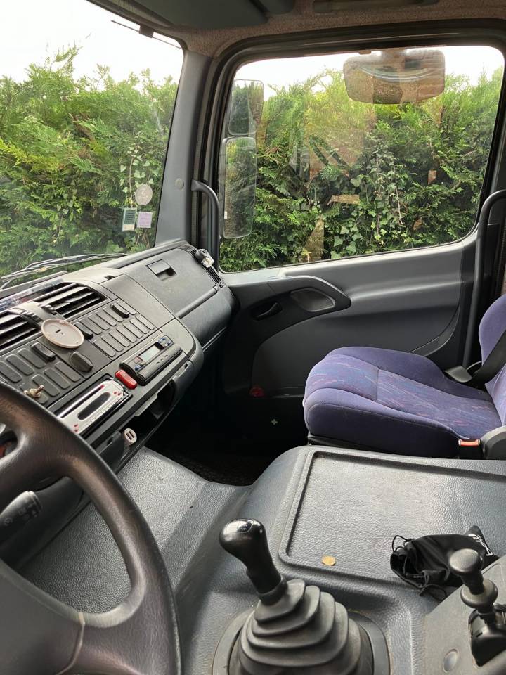 Zware paardenvrachtwagen (groot rijbewijs) Mercedes AK 2004 Tweedehands
