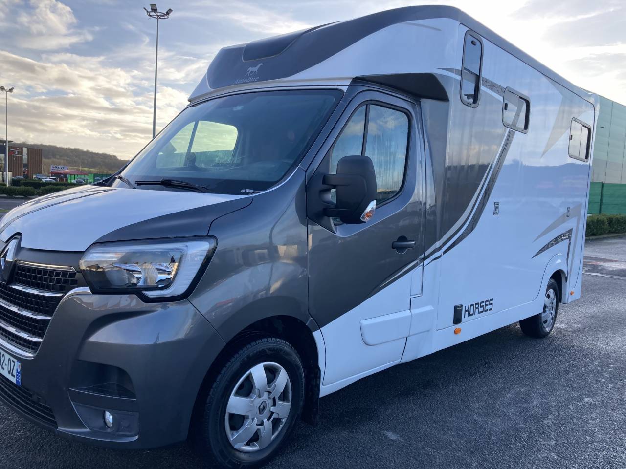 Kleine paardenvrachtwagen (B rijbewijs) Ameline Master 3  2021 Tweedehands