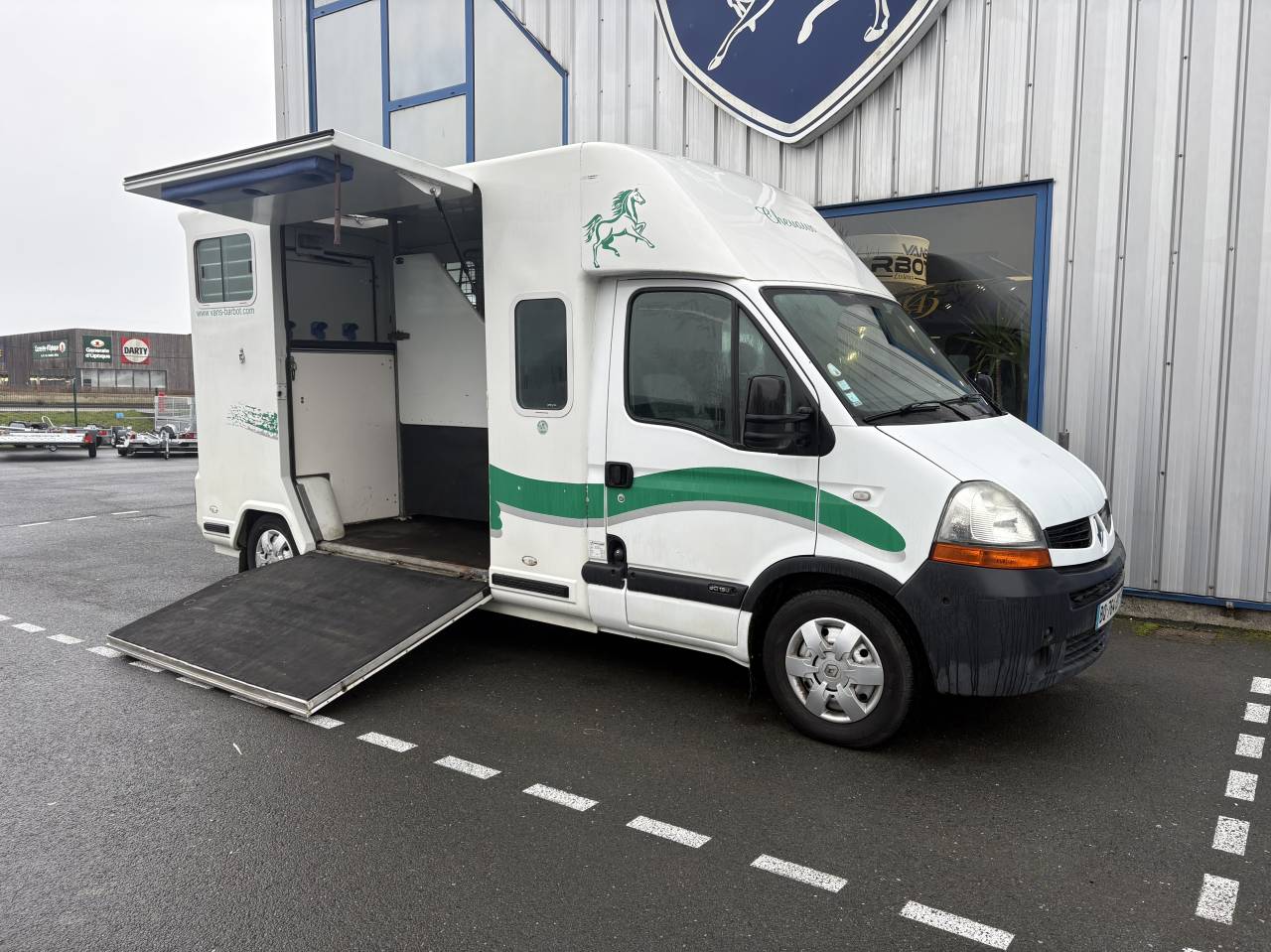 Kleine paardenvrachtwagen (B rijbewijs) Barbot BARBOT 2007 Tweedehands