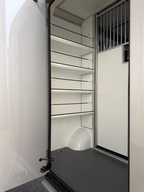 Kleine paardenvrachtwagen (B rijbewijs) AKX Opel Movano 2026 Nieuw