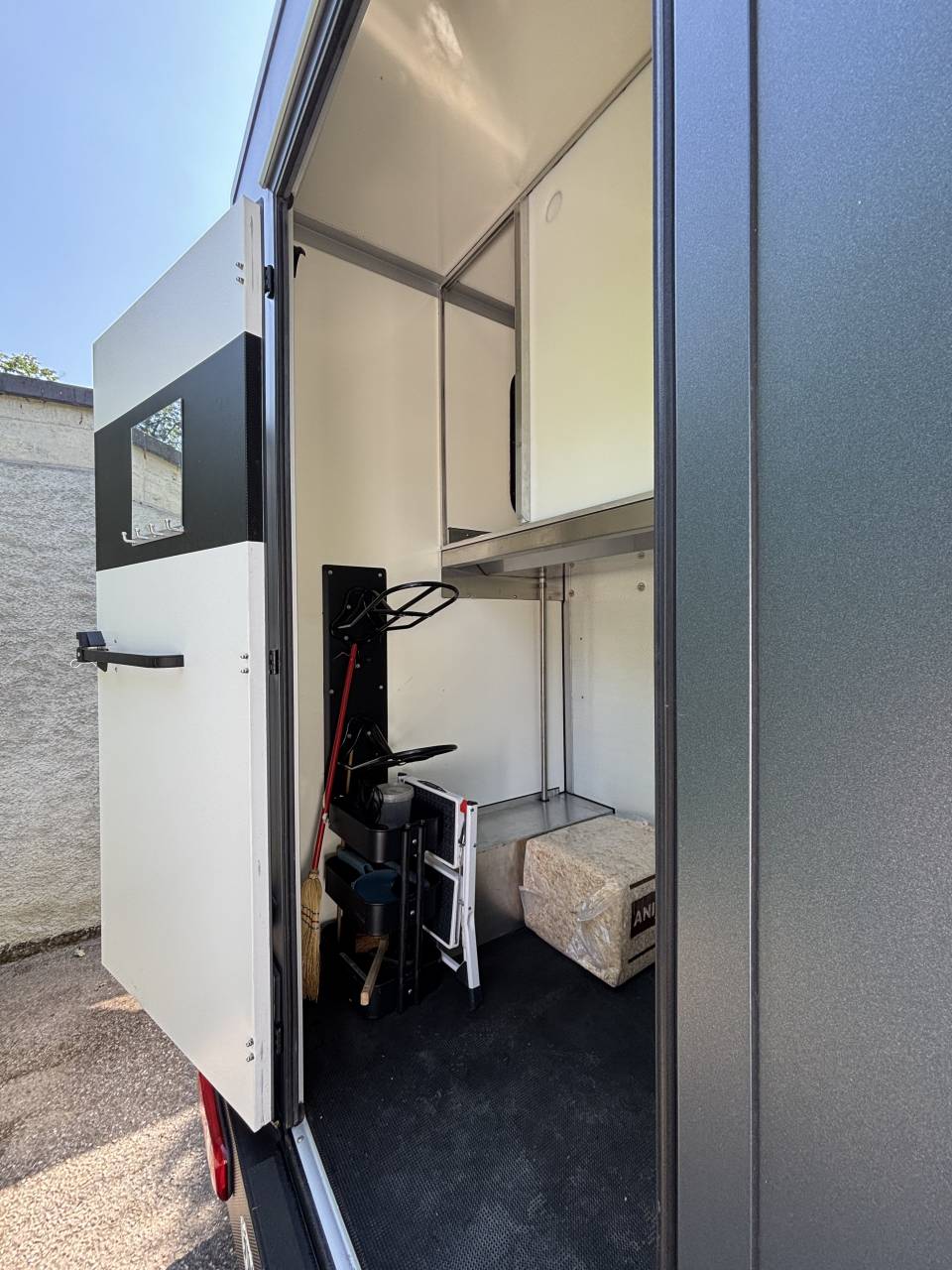 Kleine paardenvrachtwagen (B rijbewijs) Peugeot MSG Peugeot Boxer 2020 Tweedehands