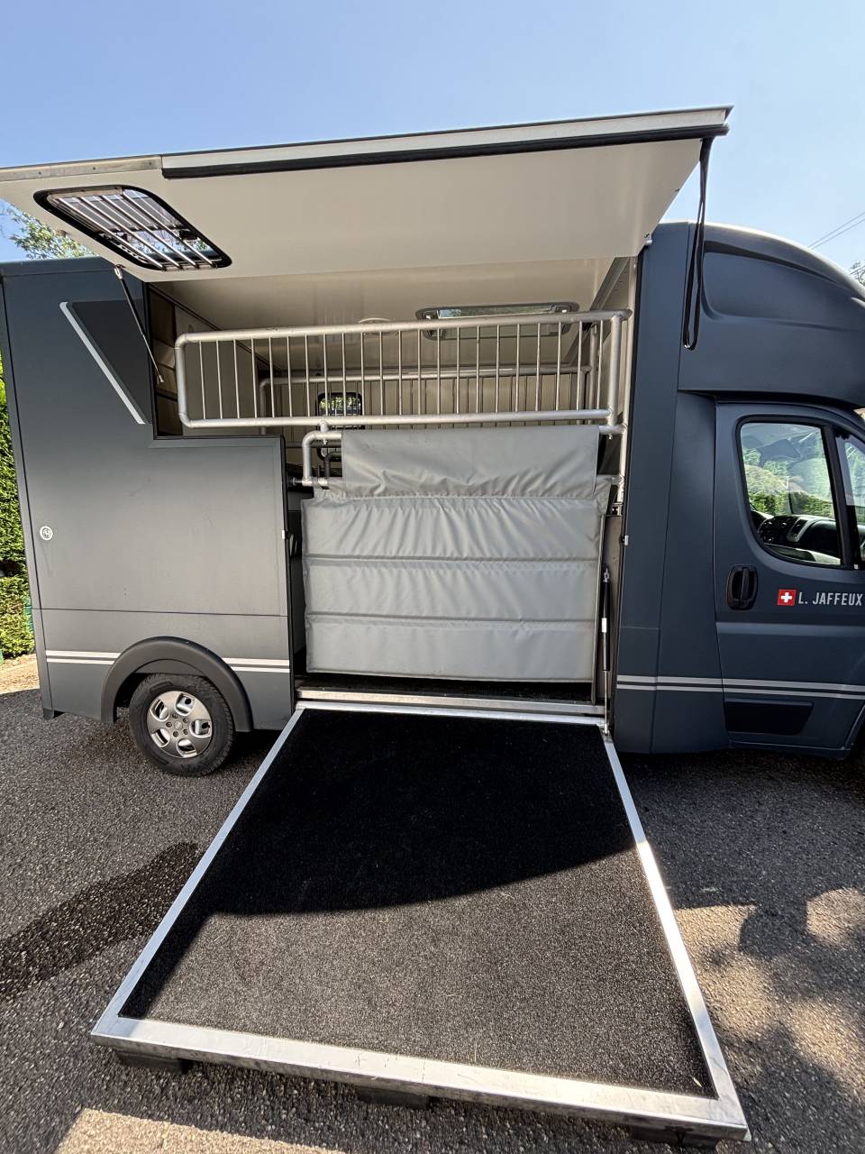 Kleine paardenvrachtwagen (B rijbewijs) Peugeot MSG Peugeot Boxer 2020 Tweedehands