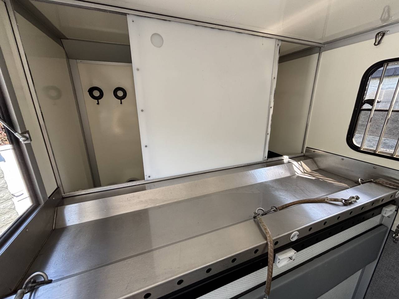 Kleine paardenvrachtwagen (B rijbewijs) Peugeot MSG Peugeot Boxer 2020 Tweedehands