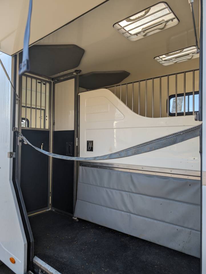 Kleine paardenvrachtwagen (B rijbewijs) Ameline HARAS 3 PLACES RENAULT MASTER 2016 Tweedehands