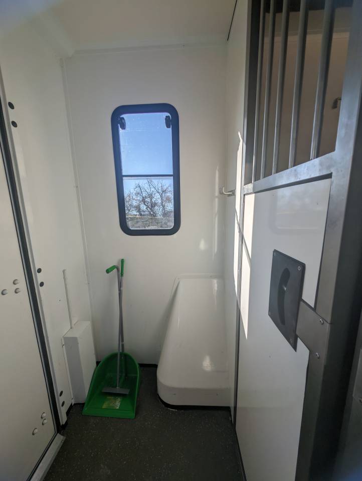 Kleine paardenvrachtwagen (B rijbewijs) Ameline HARAS 3 PLACES RENAULT MASTER 2016 Tweedehands