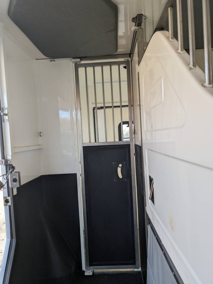 Kleine paardenvrachtwagen (B rijbewijs) Ameline HARAS 3 PLACES RENAULT MASTER 2016 Tweedehands