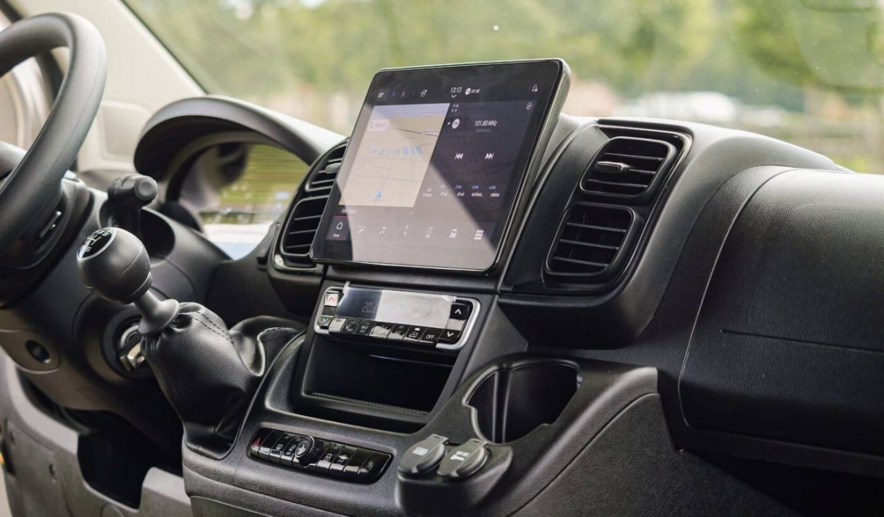 Kleine paardenvrachtwagen (B rijbewijs) AKX Akx stallion 2026 Nieuw