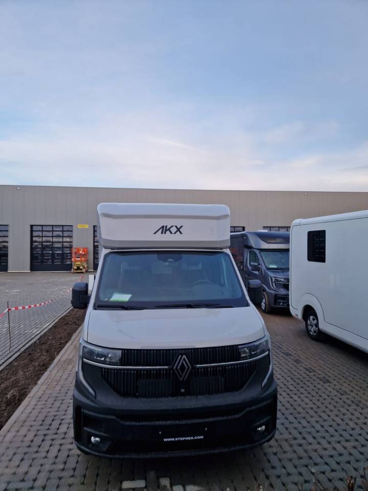 Kleine paardenvrachtwagen (B rijbewijs) AKX Akx stallion 2026 Nieuw
