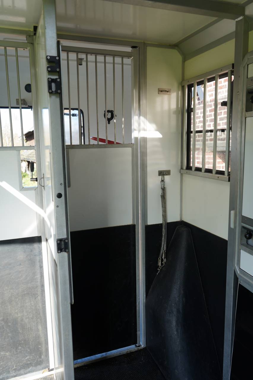 Kleine paardenvrachtwagen (B rijbewijs) Opel STX movano 2024 Tweedehands