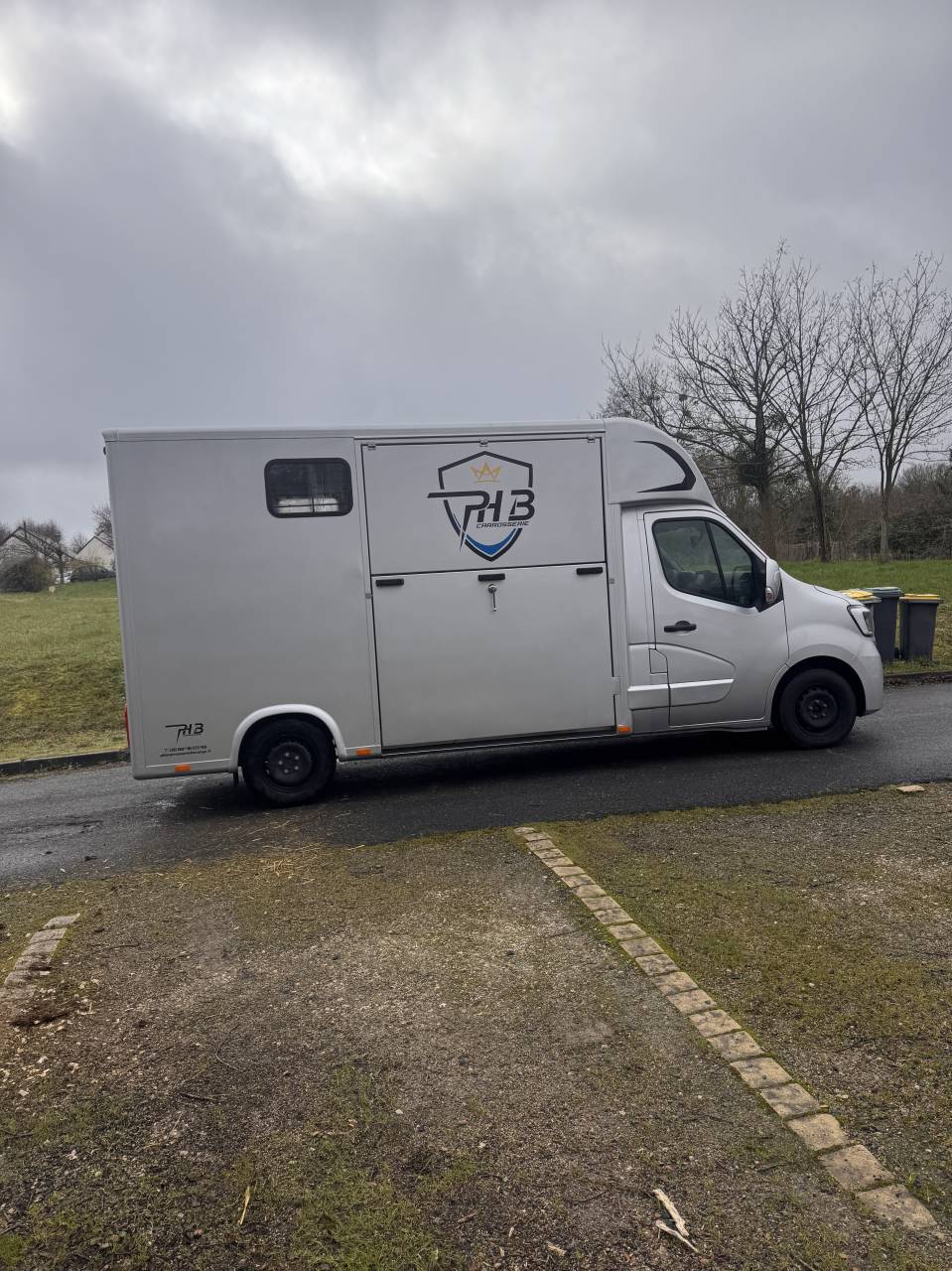 Kleine paardenvrachtwagen (B rijbewijs) Renault Renault Master 2.3 DCI 180 ch grand confort 2023 Tweedehands