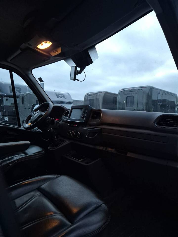 Kleine paardenvrachtwagen (B rijbewijs) Krismar  2023 Tweedehands