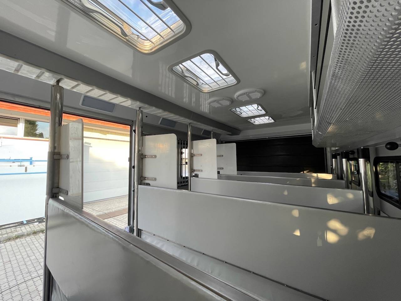 Zware paardenvrachtwagen (groot rijbewijs) Scania SCANIA 0 Tweedehands