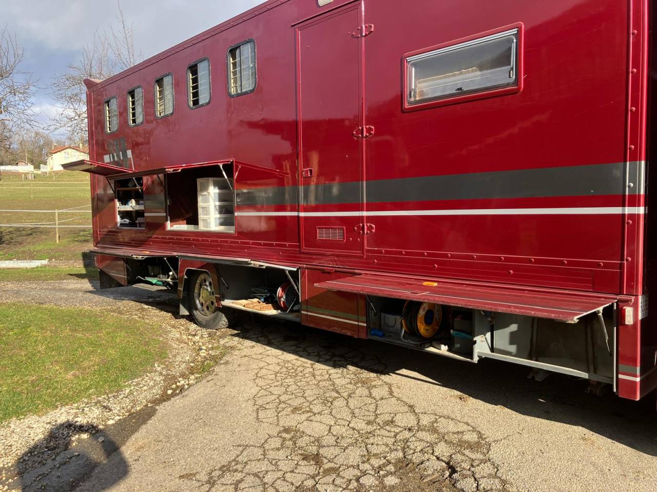 Zware paardenvrachtwagen (groot rijbewijs) Renault M200 1992 Tweedehands