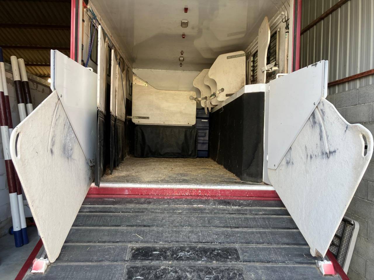 Zware paardenvrachtwagen (groot rijbewijs) Renault M200 1992 Tweedehands