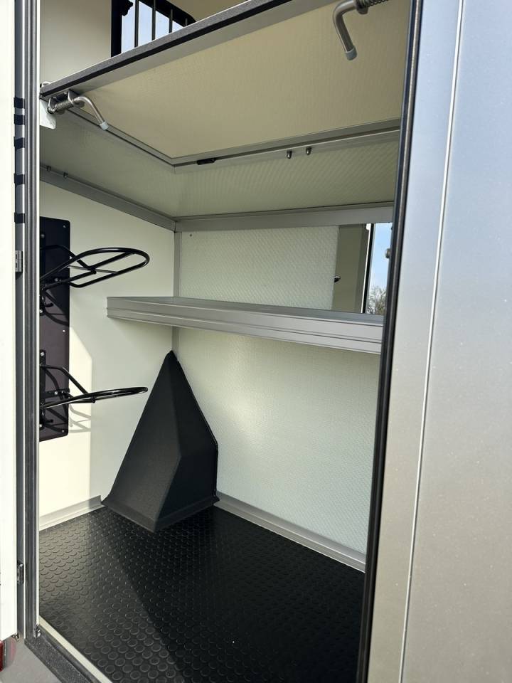 Kleine paardenvrachtwagen (B rijbewijs) Autre marque NISSAN 0 Nieuw