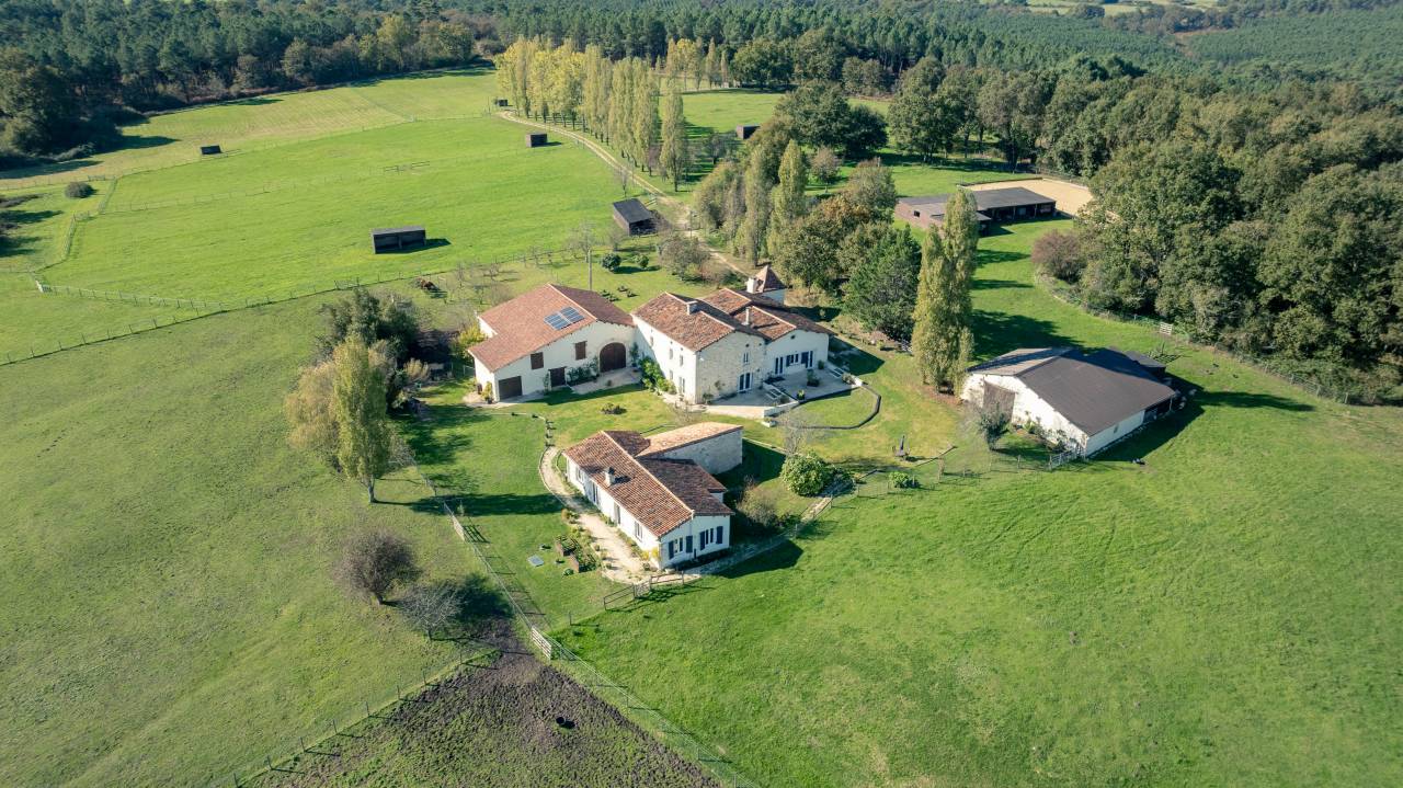 Hippisch vastgoed Koop Charente