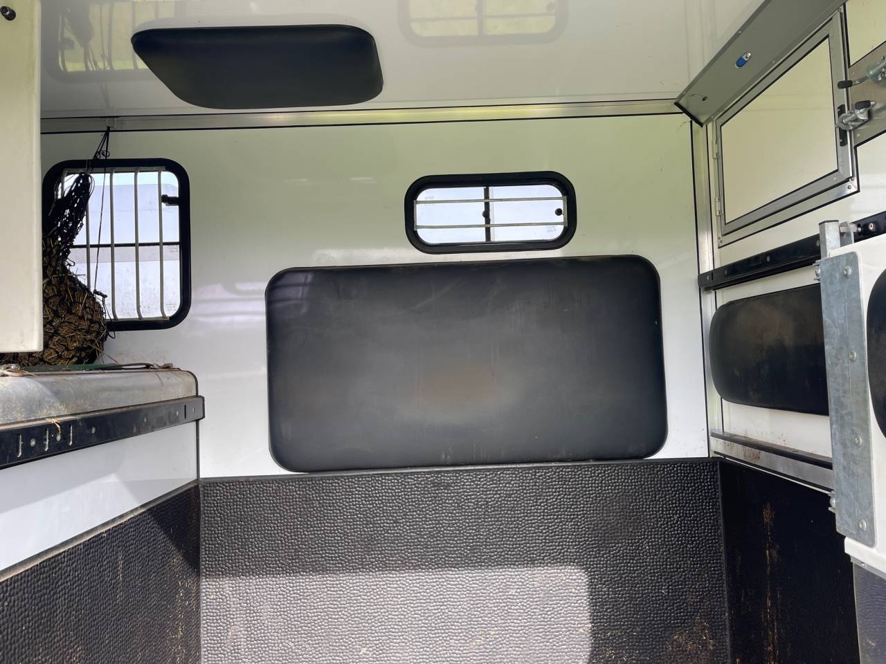 Kleine paardenvrachtwagen (B rijbewijs) Renault RENAULT MASTER  2023 Tweedehands