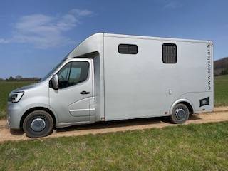 Kleine paardenvrachtwagen (B rijbewijs) Renault RENAULT MASTER  2023 Tweedehands