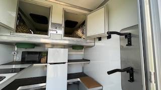 Kleine paardenvrachtwagen (B rijbewijs) Renault RENAULT MASTER  2023 Tweedehands