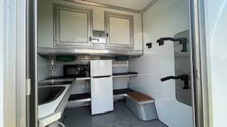 Kleine paardenvrachtwagen (B rijbewijs) Renault RENAULT MASTER  2023 Tweedehands