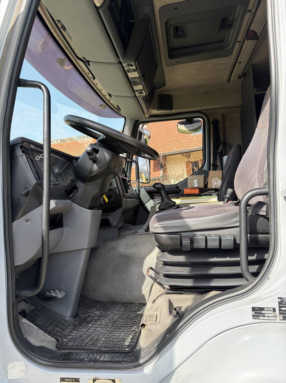 Zware paardenvrachtwagen (groot rijbewijs) Renault  2001 Tweedehands