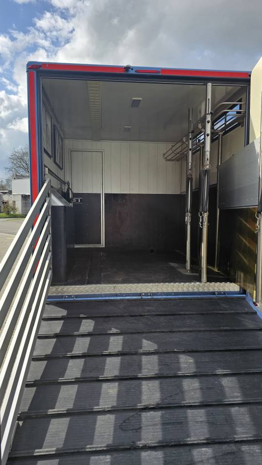 Zware paardenvrachtwagen (groot rijbewijs) Mercedes ATEGO 2013 Tweedehands