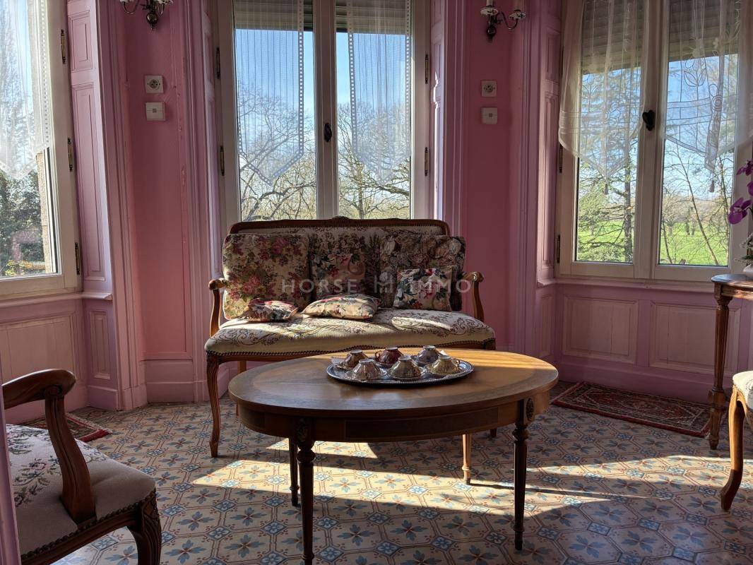 Mooi hippisch vastgoed Koop Vend&eacute;e