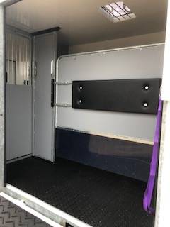 Kleine paardenvrachtwagen (B rijbewijs) Renault MASTER 2021 Nieuw