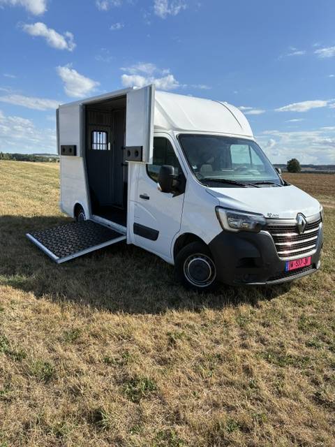 Kleine paardenvrachtwagen (B rijbewijs) Renault MASTER 2021 Nieuw