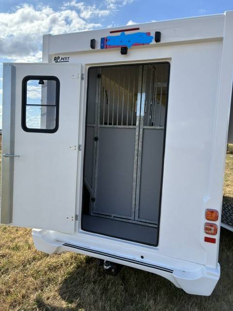 Kleine paardenvrachtwagen (B rijbewijs) Renault MASTER 2021 Nieuw