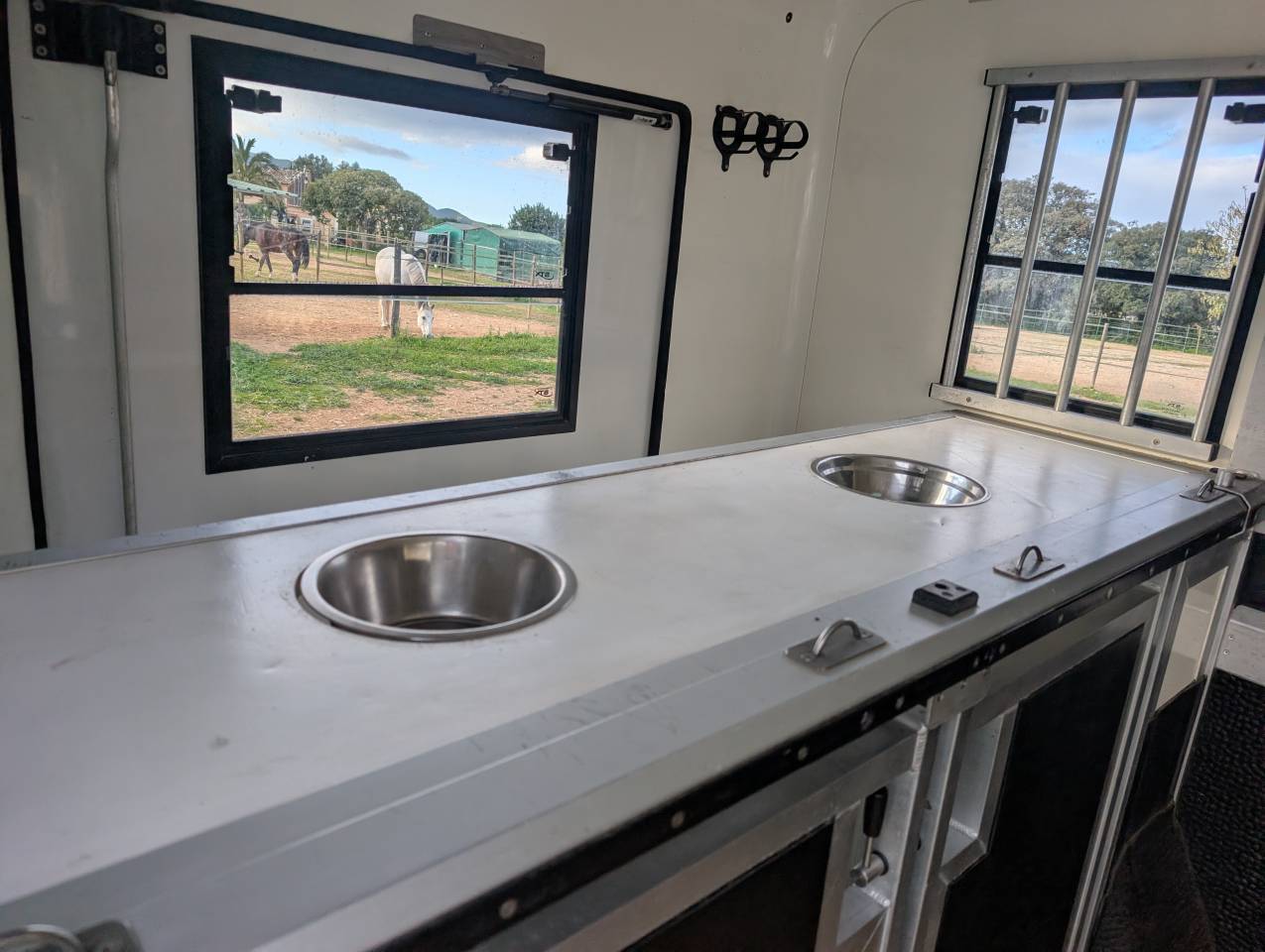 Kleine paardenvrachtwagen (B rijbewijs) Opel Movano 2018 Tweedehands