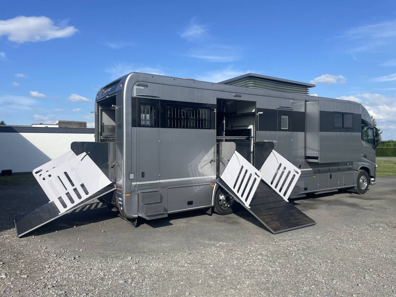 Zware paardenvrachtwagen (groot rijbewijs) STX FH540 2017 Tweedehands