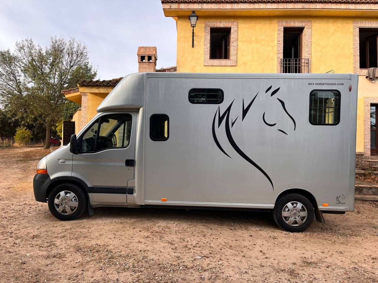 Kleine paardenvrachtwagen (B rijbewijs) Renault Master 2007 Tweedehands